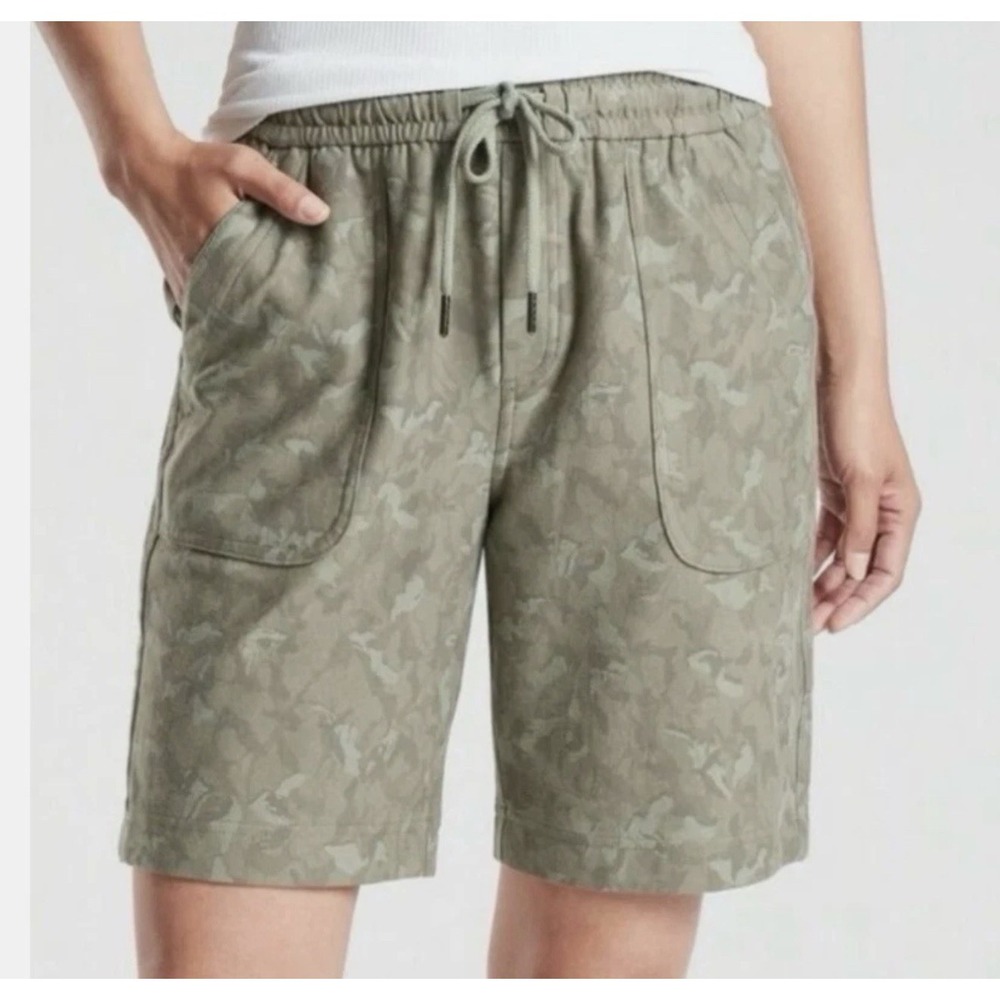 ATHLETA Farallon Bermuda Shorts Camo Knit Elastic Drawstring Waist 4 Loungewear